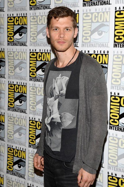 http://www.starslife.ru/images/content_images/comic_con_2013_0842b3c8.jpg