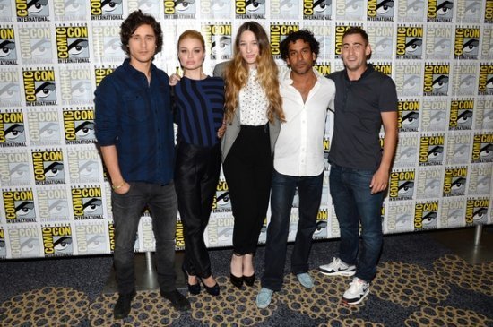 http://www.starslife.ru/images/content_images/comic_con_2013_edf8870b.jpg