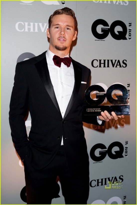 Мужчины года 2012. Gq мужчина года. Gq man of the year награда. Как зовут Раян.