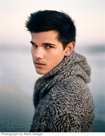 http://www.starslife.ru/images/content_images/tejlor_lautner_dlya_rolling_stone_55772aee.jpg