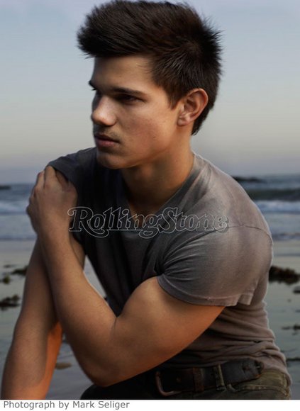 http://www.starslife.ru/images/content_images/tejlor_lautner_dlya_rolling_stone_83832efa.jpg