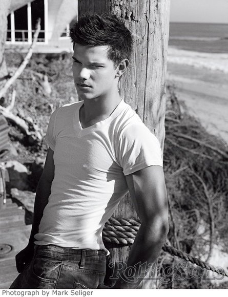 http://www.starslife.ru/images/content_images/tejlor_lautner_dlya_rolling_stone_ca2ade7b.jpg