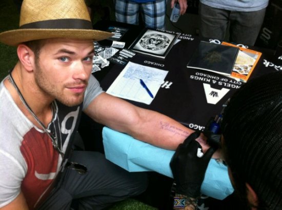 http://www.starslife.ru/images/main_post_images/kellan_lutz_981a6a9f.jpg